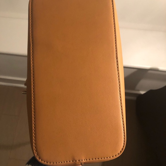 **SOLD** Brand New JCrew Bucket Bag - Picture 4 of 8